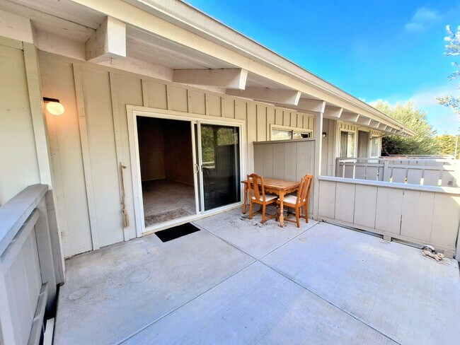 Building Photo - Spacious Second Floor 1bd Condo in Great P...