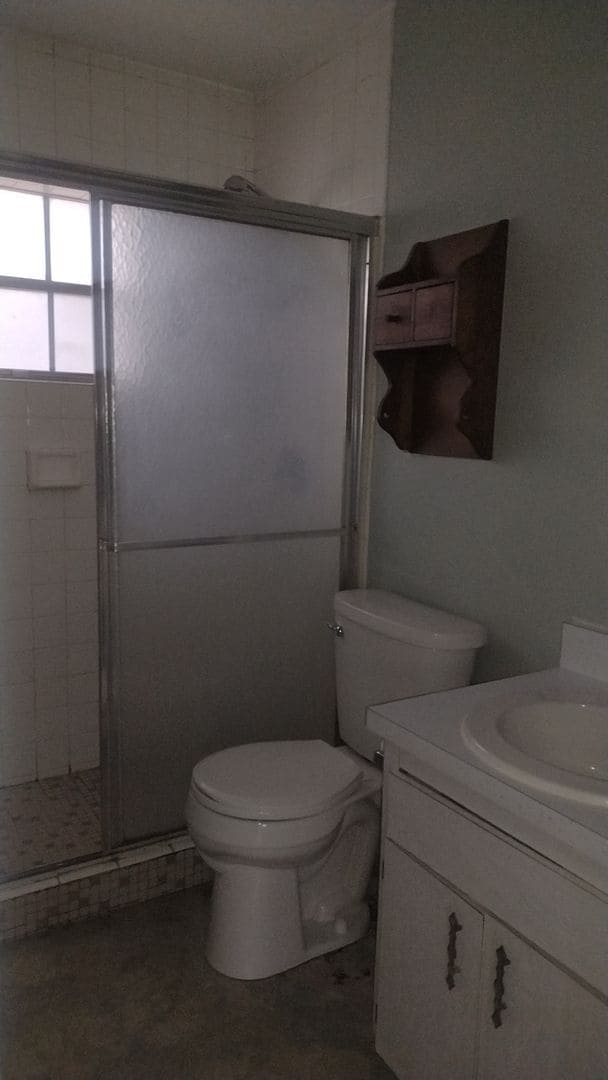 Building Photo - 3 Bedroom 1 Bath available in Marion Oaks