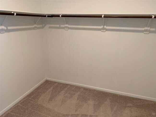 Building Photo - 4622 Falling Sun Dr