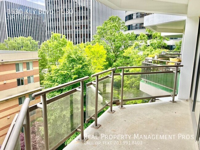 Building Photo - Sun-Drenched Condo-Stunning Views, Walk to...