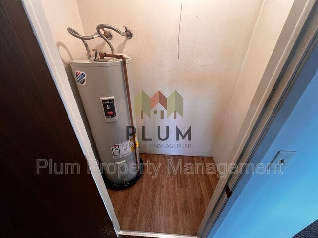 Building Photo - 1824 Phillips St