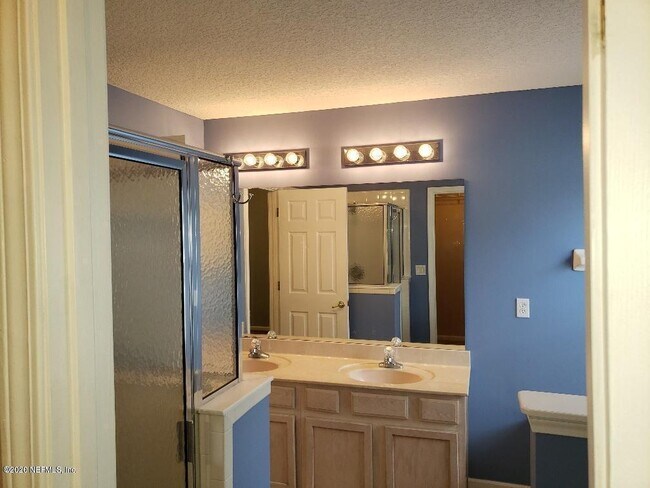 Building Photo - 955 Otter Creek Dr