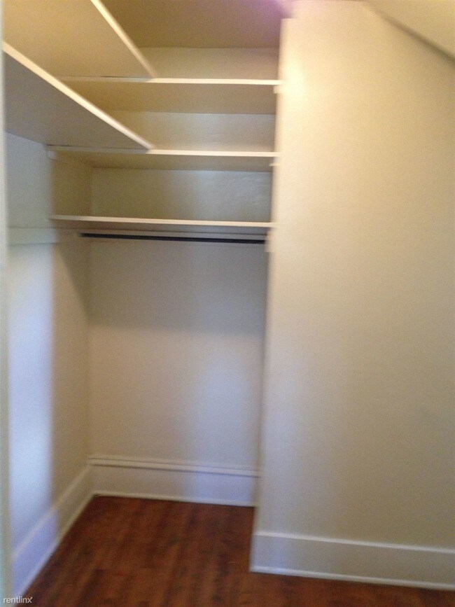 Building Photo - Studio, 1 bath  - 121 Madison Ave SE Apt 11