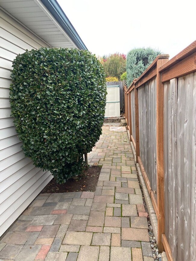 Building Photo - GPC-Monterey Duplex