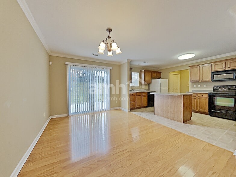 Building Photo - 1515 Pathfinder Ln