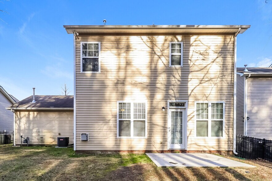 Building Photo - 10430 Carver Falls Rd