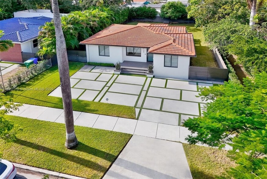 Primary Photo - 130 SW 25th Rd