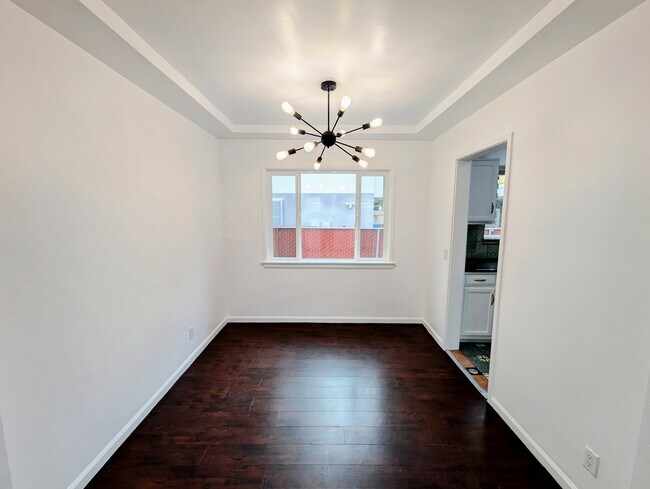 Building Photo - 2125 Carmona Ave