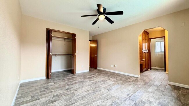 Building Photo - 5948 W Crowley Ave