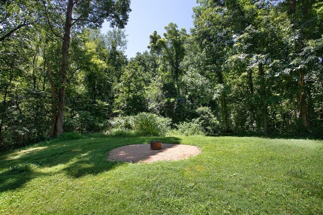 Building Photo - Spacious 1 Bedroom Duplex close to UNC Campus - Updated, Pet Friendly, Private Wooded Lot!