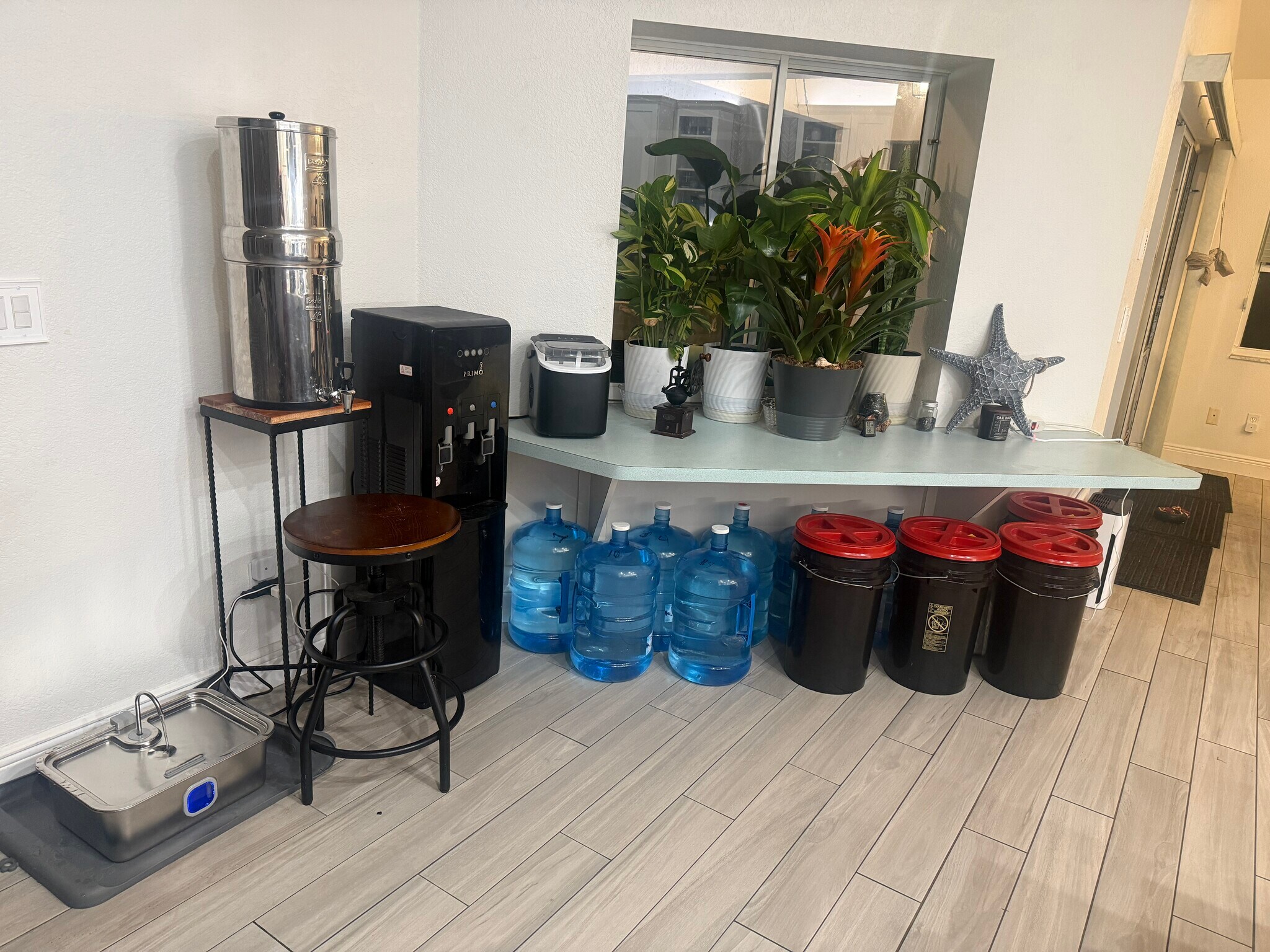 Filtered Water, heated, room temp and chilled water, Ice Maker, Keureg - 5780 Osprey Rd