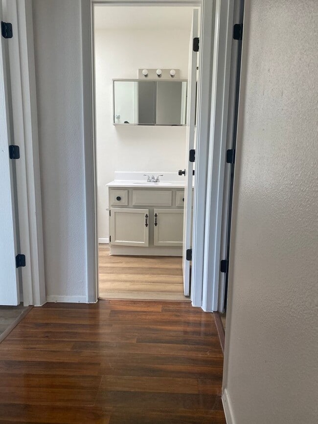 Building Photo - 3155 Posada Ct