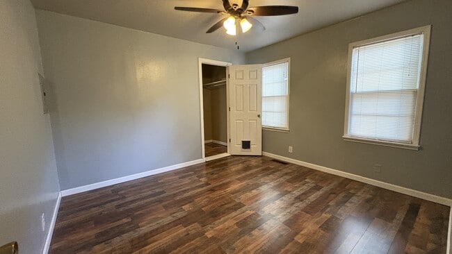 Building Photo - 319 Draper Dr