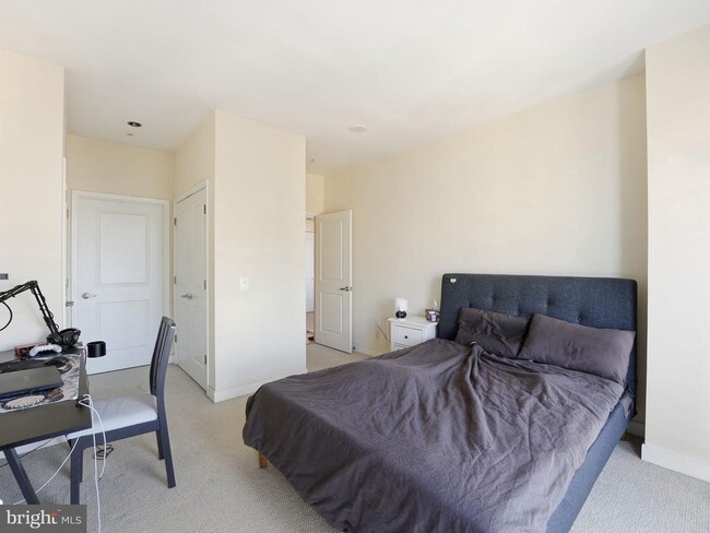 Building Photo - 820 N Pollard St