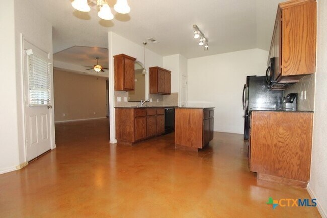Building Photo - 401 Rainbow Court