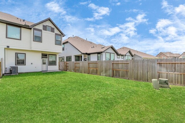 Building Photo - 9423 Starlight Oak Dr