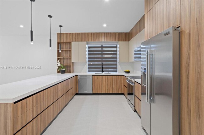 Building Photo - 917 SW 78th Pl