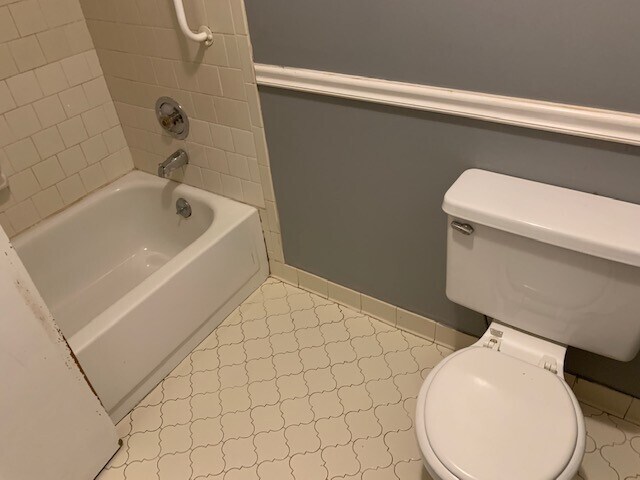 Building Photo - Large secluded 4 bedroom/2 bath in Blue Ridge Estates