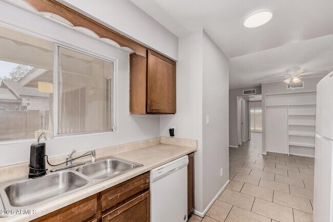 Building Photo - 11826 N 35th Ave