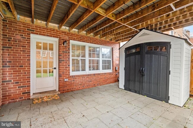 Building Photo - 222 Green St