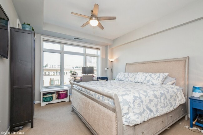 Building Photo - 657 W Fulton St