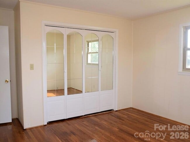 Building Photo - 1812 Cameron Rd