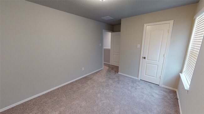 Building Photo - 707 Thicket Bluff Dr