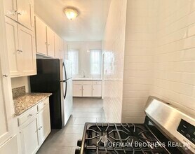 Building Photo - 1801 N Kingsley Dr