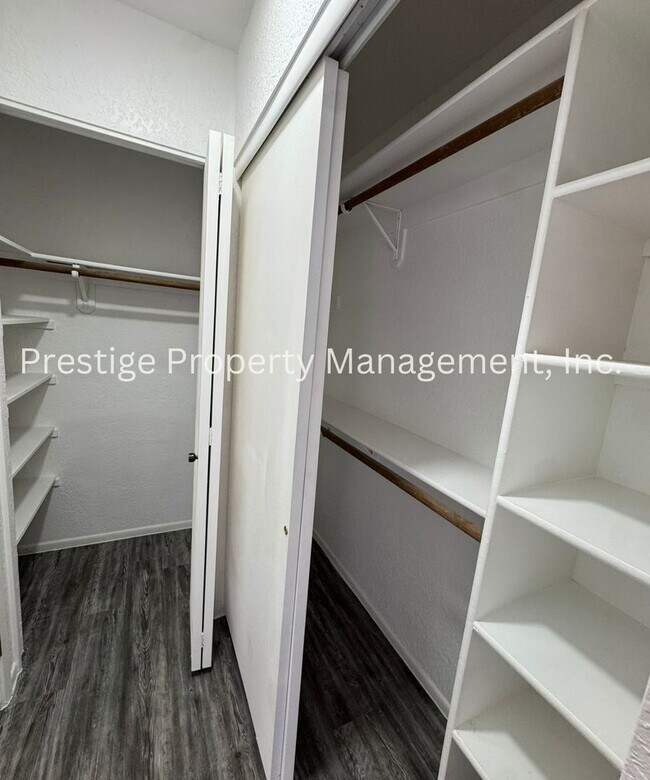 Building Photo - Newly Remodeled Southwest Gem W/ Pool