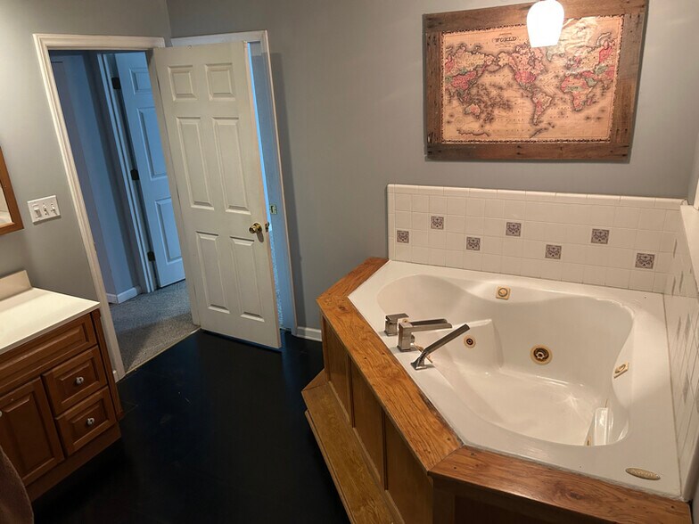 Building Photo - 645 Millbridge Rd