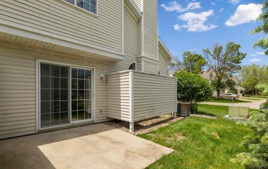Building Photo - 150 S Prairie View Dr