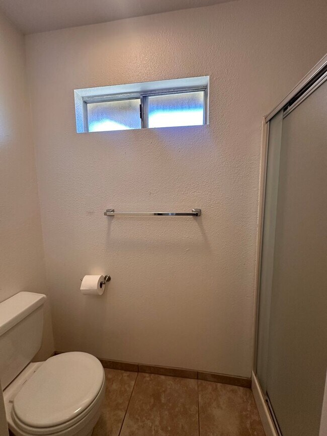 Building Photo - SE Visalia condo coming soon!