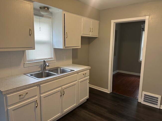 Building Photo - Single family for rent