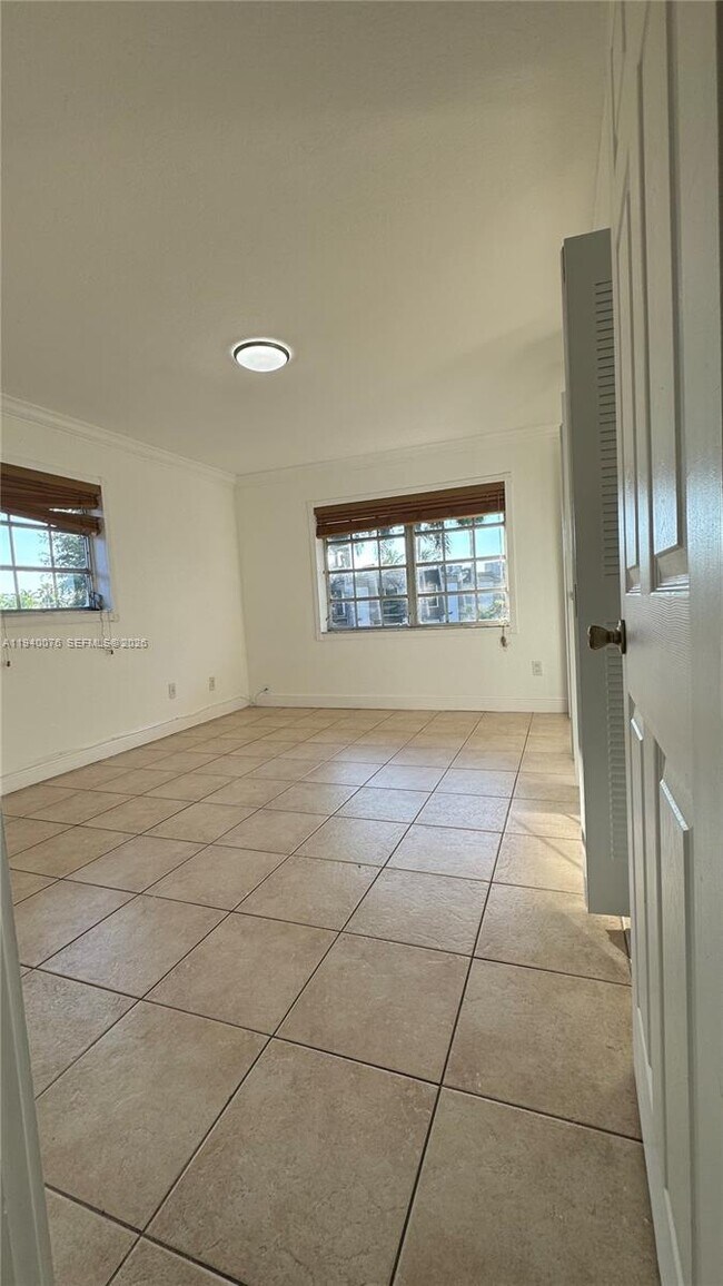 Building Photo - 8650 SW 109th Ave