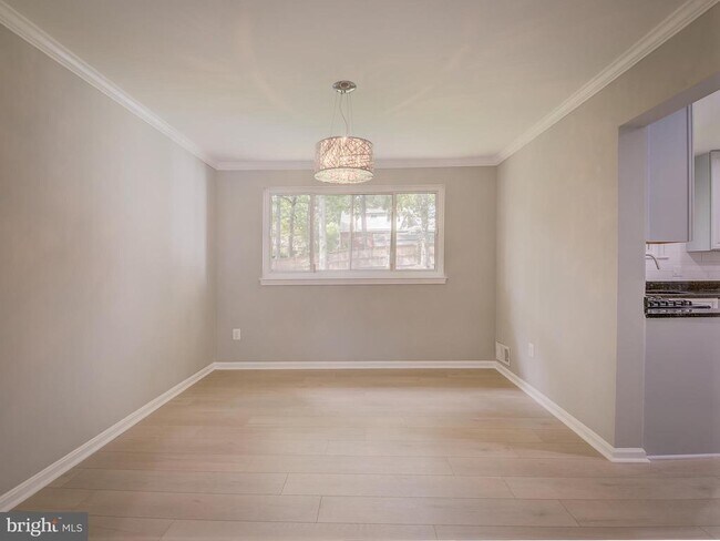 Building Photo - 6812 Landor Ln