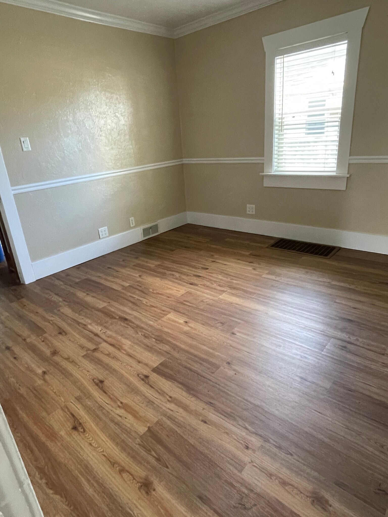 back bedroom - 640 S 4th Ave