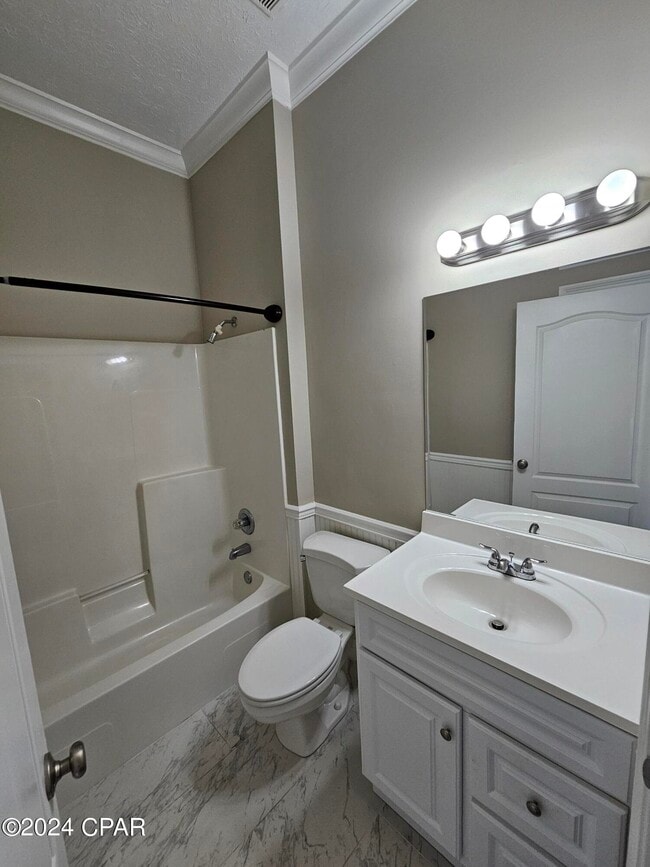 Building Photo - 2103 Coral Dr
