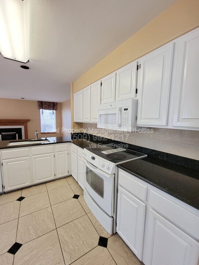 Building Photo - 2918 S Ledbetter Pl