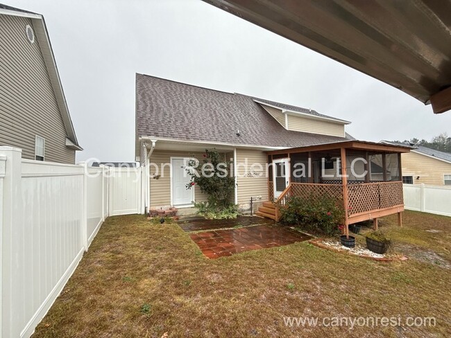 Building Photo - Beautiful home with 3 bedrooms!