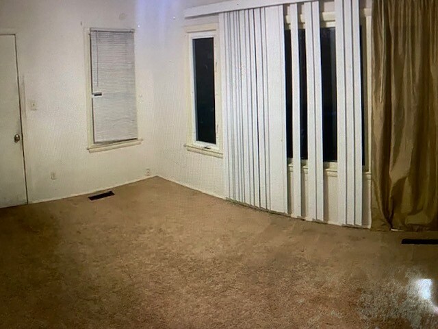 Building Photo - 15245 W North Ave