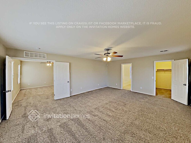 Building Photo - 11424 E Forge Ave