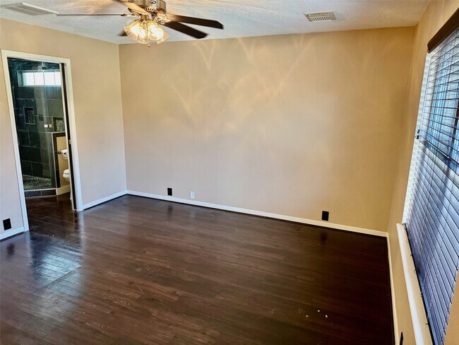 Building Photo - 19334 Wading River Dr