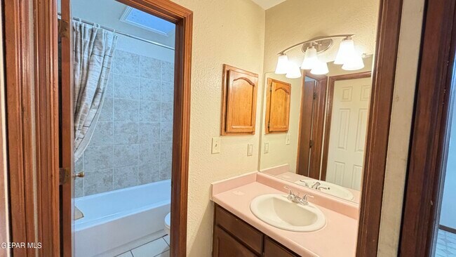 Building Photo - 10960 Delafield Dr