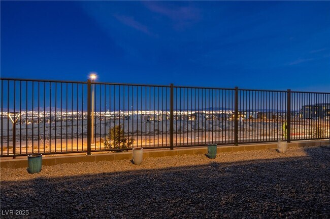 Building Photo - 1592 Pacific Baza St