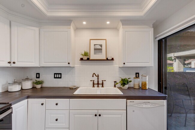 Building Photo - 48980 Wildwood Ln