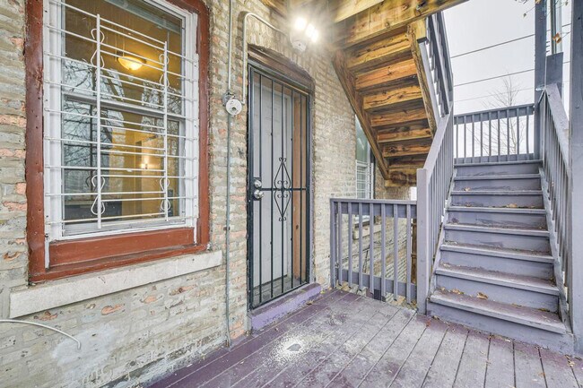Building Photo - 7442 S Ingleside Ave
