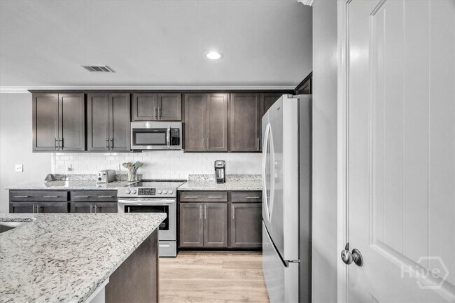 Building Photo - 128 Whitehaven Rd