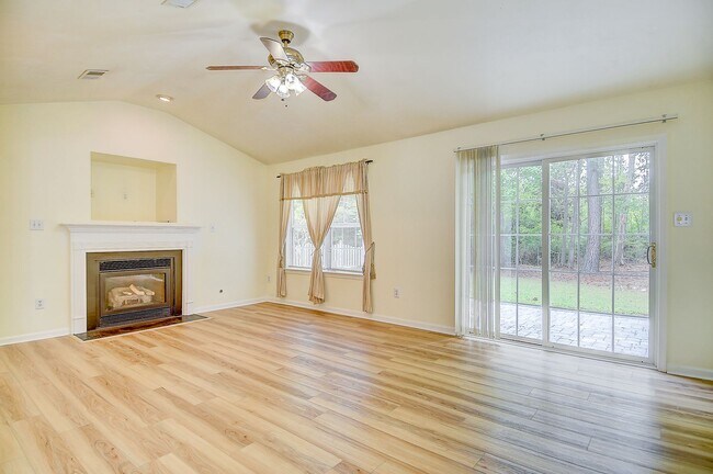 Building Photo - FOR RENT - Chesapeake in Bryant Farms / De...