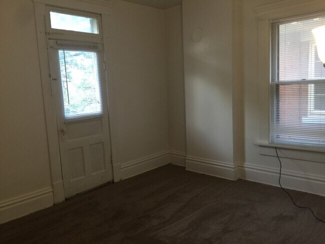 Building Photo - 208 Frambes Ave
