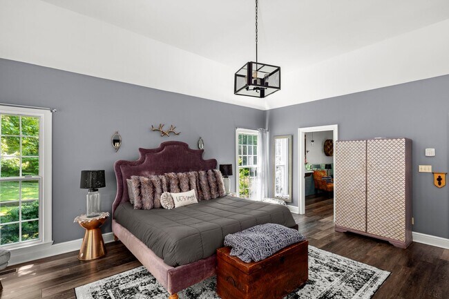 Building Photo - Spacious 6-Bedroom Furnished Home Near Asheville – Privacy, Comfort & Convenience!